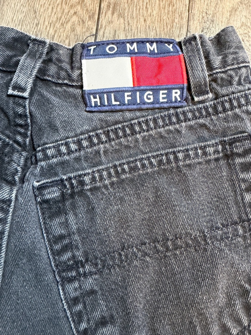 Tommy Hilfiger Vintage Black High-Waist Denim Shorts - Picture 8 of 8